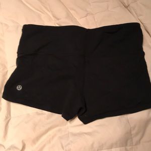 EUC Lululemon reversible shorts